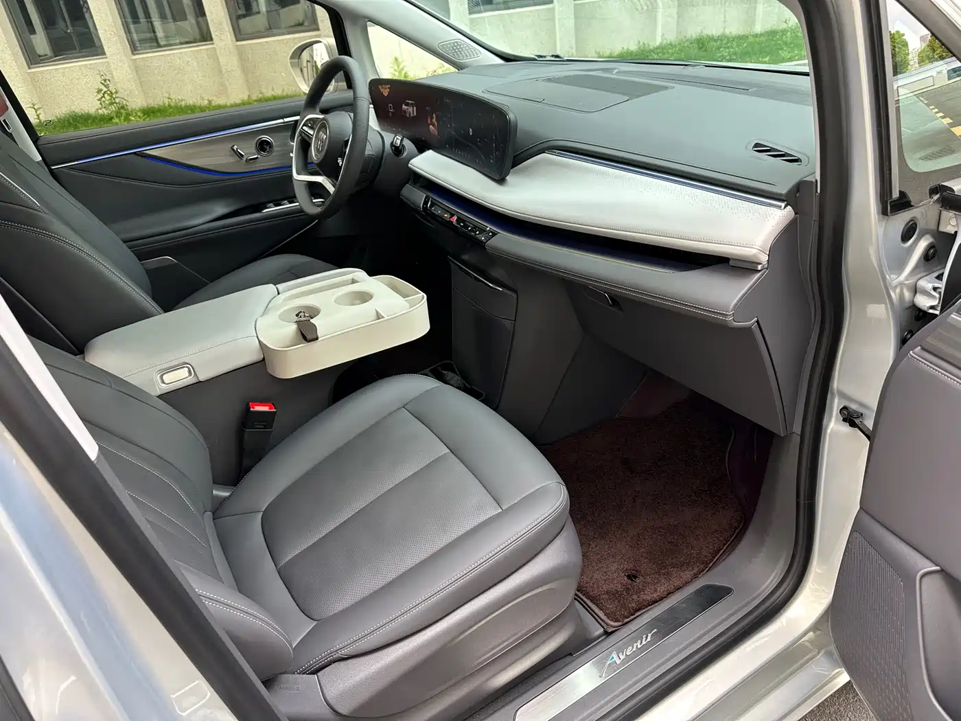 Buick GL8 2026 Luzun Smart Edition фото 8