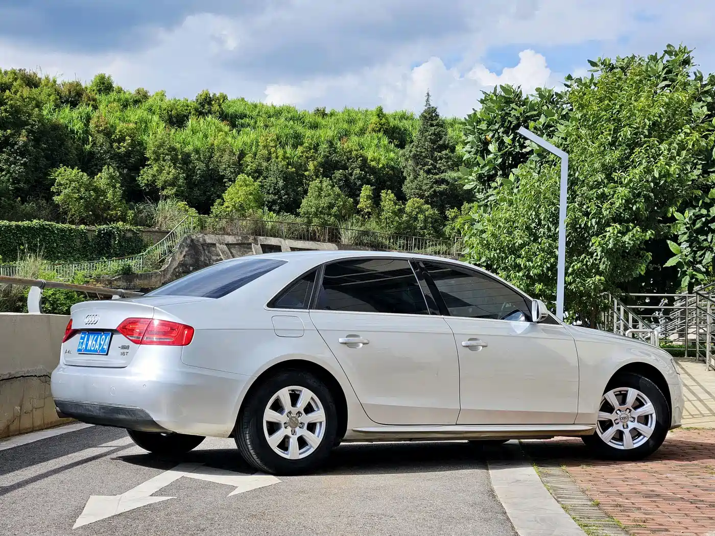 Фото 10 - Audi A4L