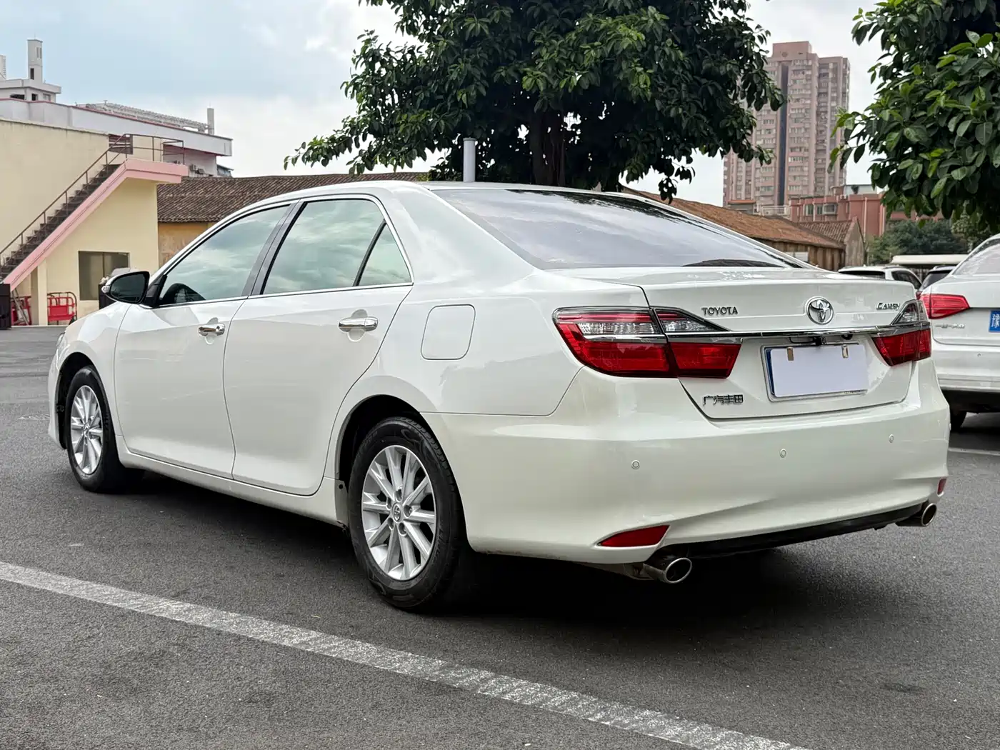 Toyota Camry 2016 2.0E 10th Anniversary Elite Edition фото 8