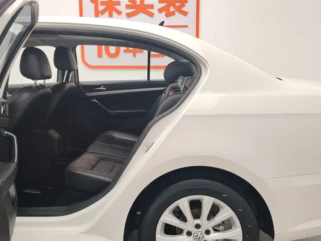 Volkswagen Lavida 2017 1.6L Manual Comfort Edition фото 15