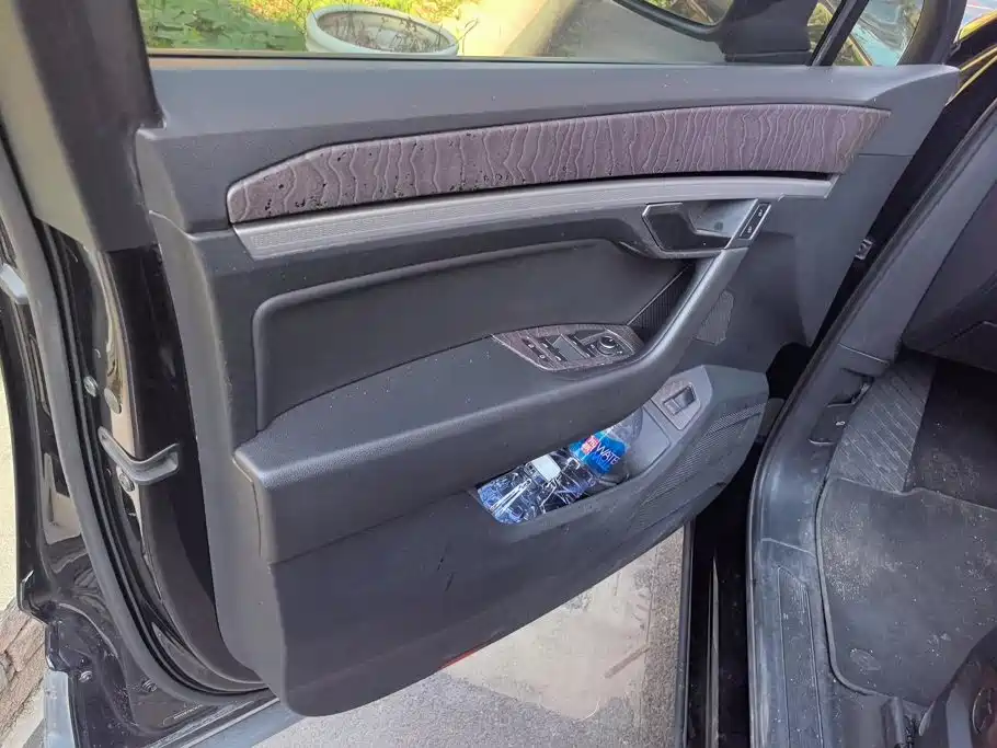 Фото 7 - Volkswagen Touareg