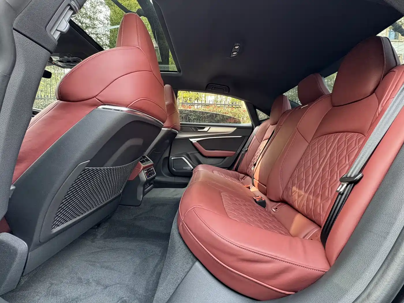 Audi A7L 2024 45 TFSI quattro S-line Black Warrior Edition фото 11