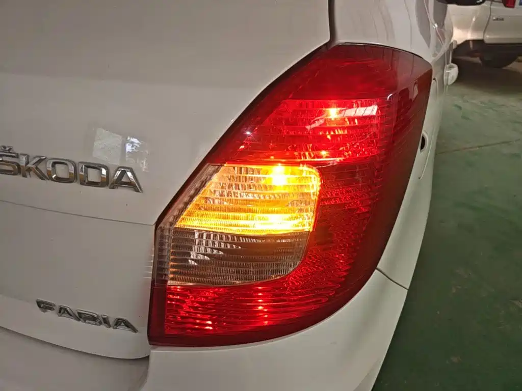 Škoda Fabia 2015 2014 1.4L Automatic Crystal Edition