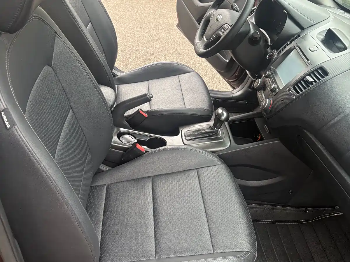 Kia K3 2013 1.6L Automatic GLS фото 10