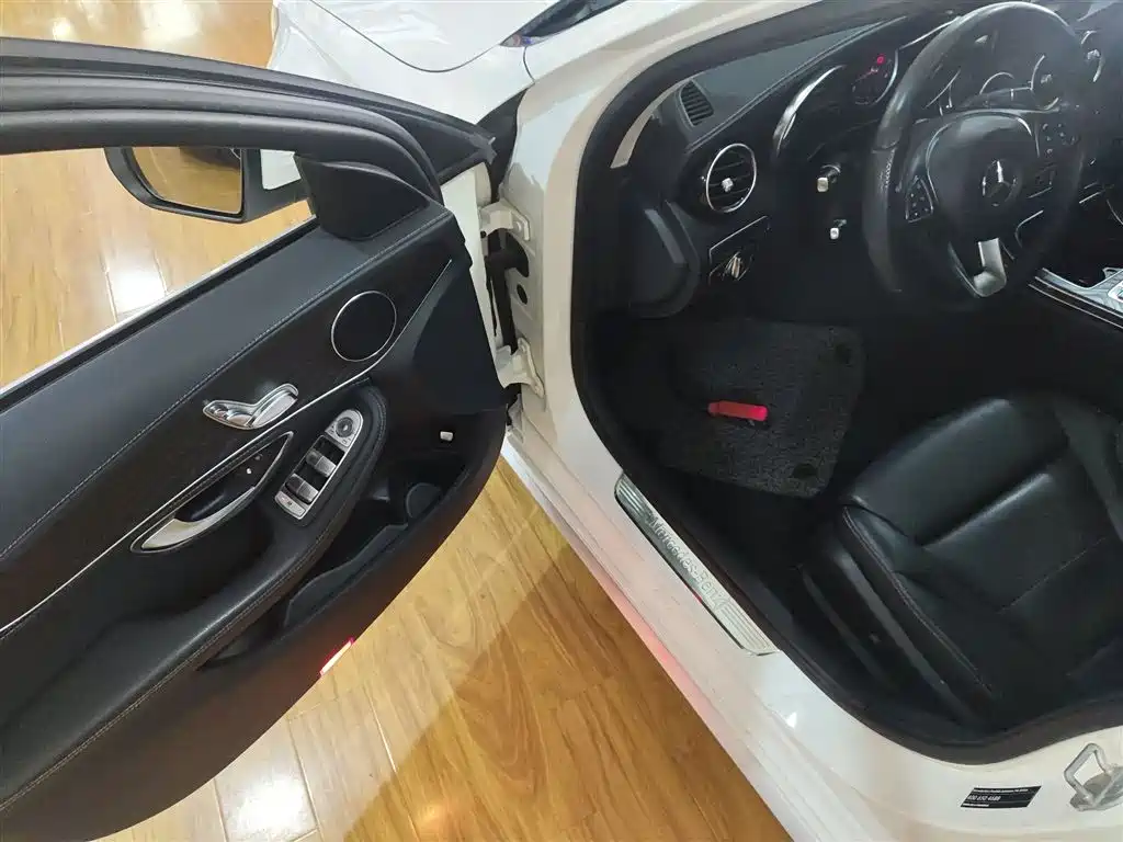 Mercedes-Benz C-Class 2015 Facelift C 180 L Sport фото 12