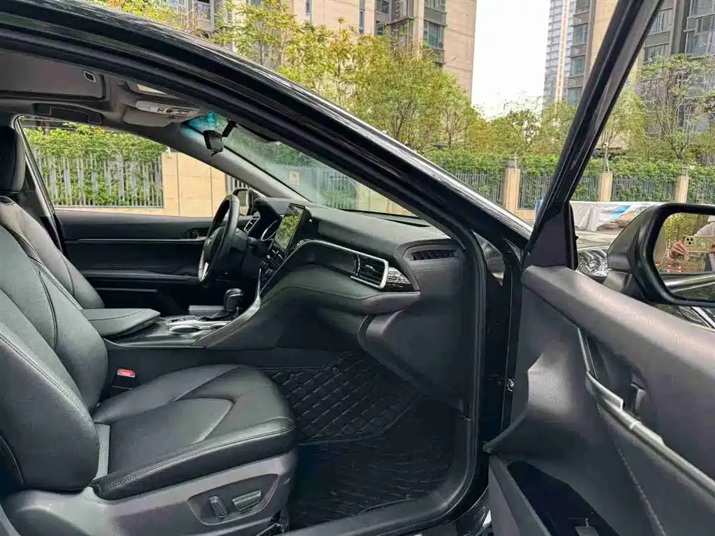 Toyota Camry 2021 2.0G Luxury Edition фото 8