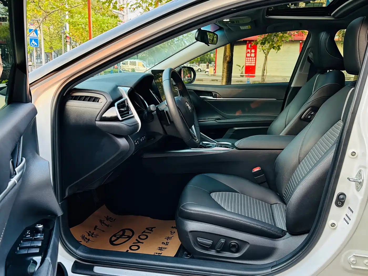 Toyota Camry 2022 2.0S Knight Edition фото 11