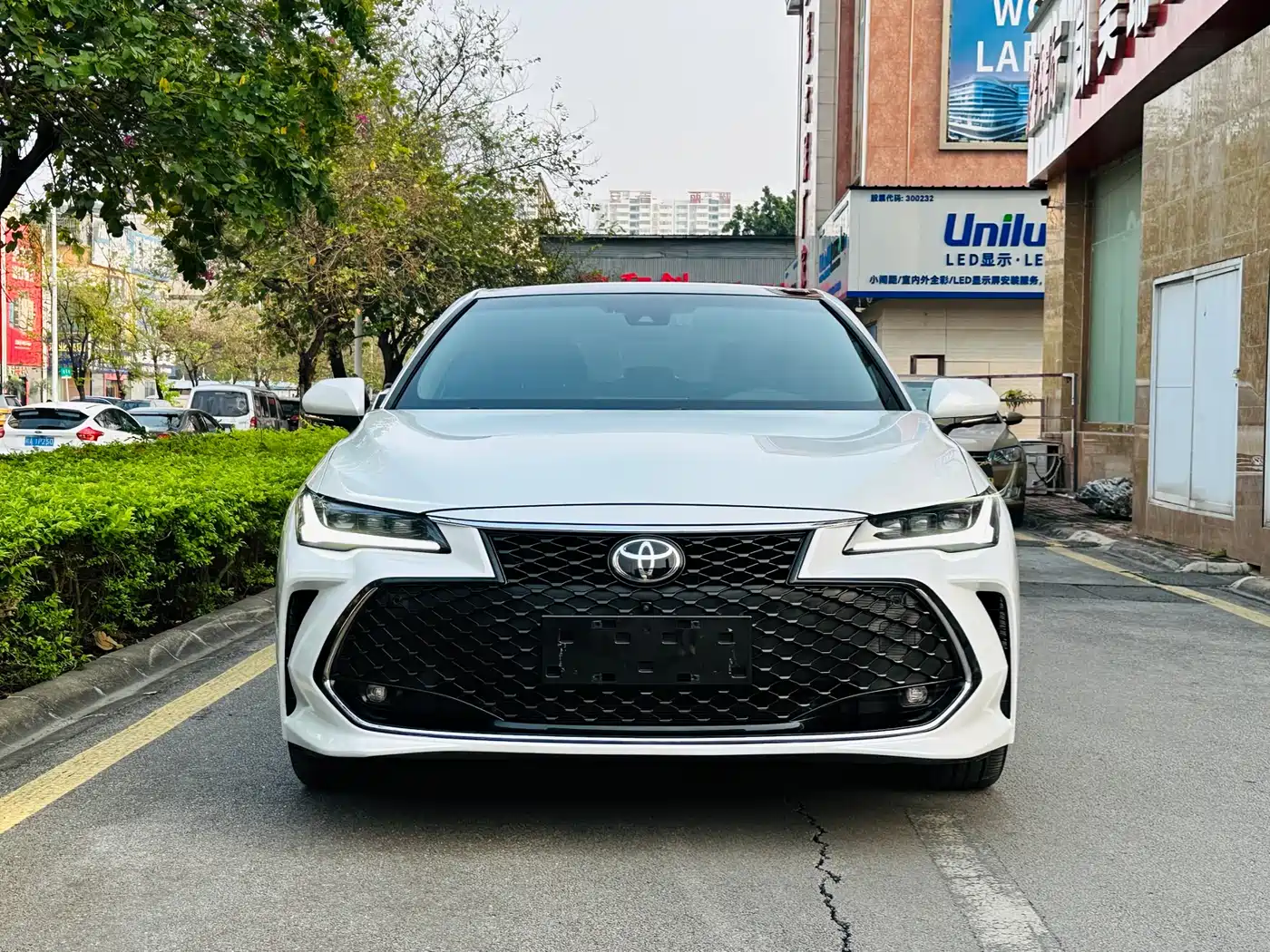 Toyota Avalon 2023 2.5L Touring Premium Edition фото 2