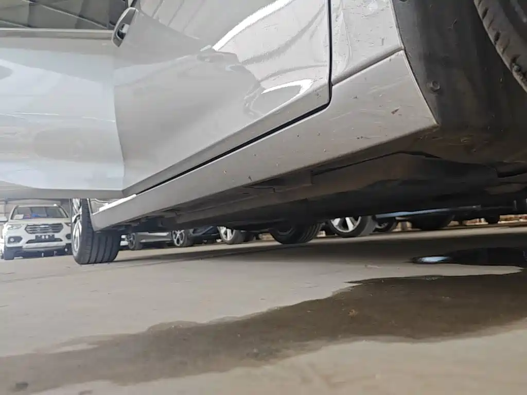 Фото 21 - Lexus ES