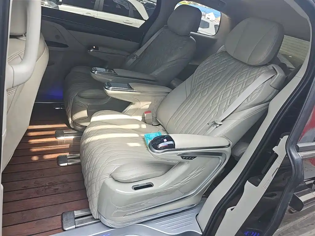Buick GL8 2021 ES Landlord 653T Comfort фото 17