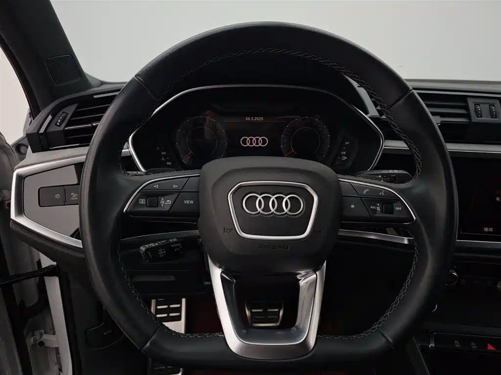 Audi Q3 2024 35 TFSI Fashion Sport фото 8