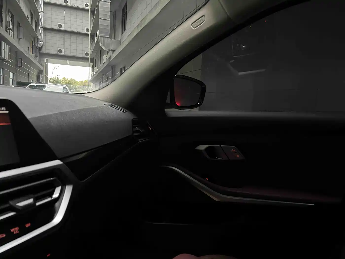 BMW 3 Series 2021 320i Sport Package фото 16