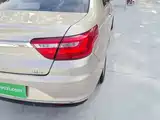 Фото 8 - Geely Vision