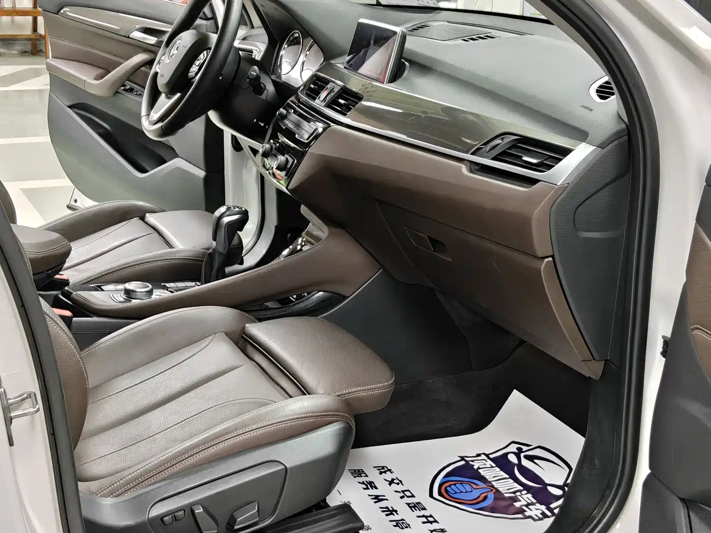BMW X1 2019 xDrive20Li Premium Model фото 12