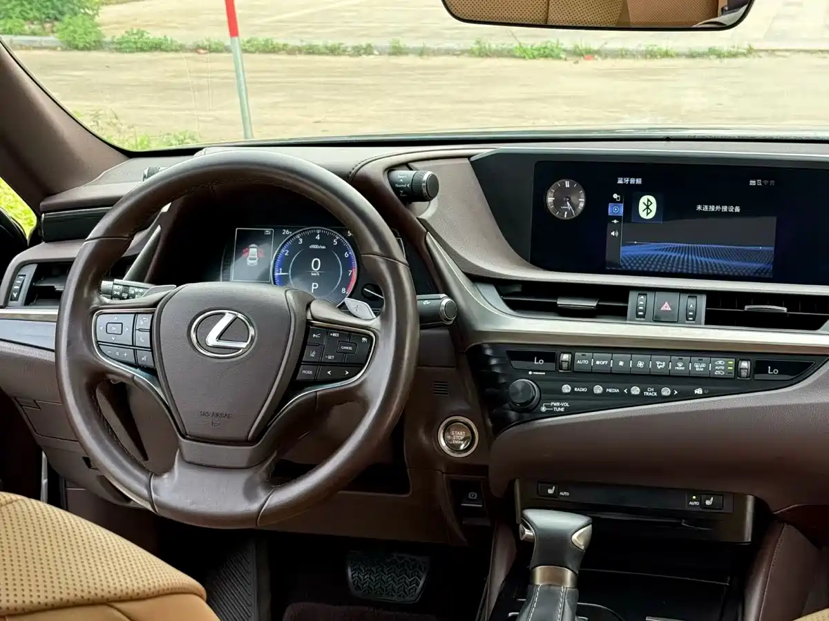 Lexus ES 2020 200 Excellence фото 3