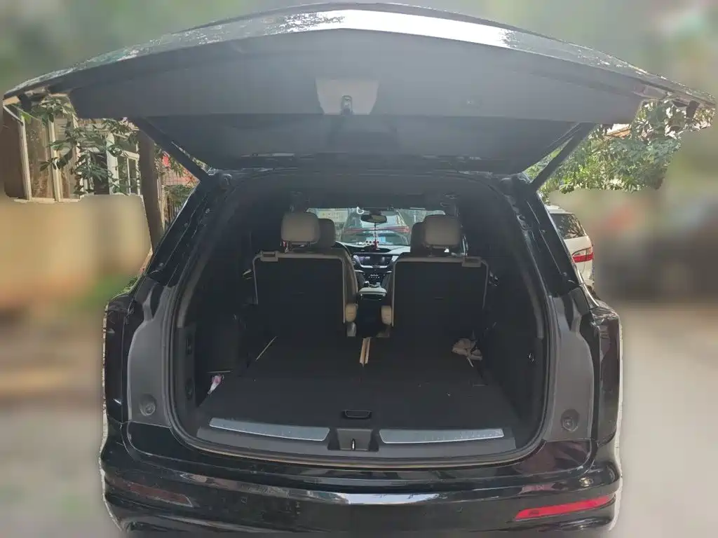 Фото 20 - Cadillac XT6