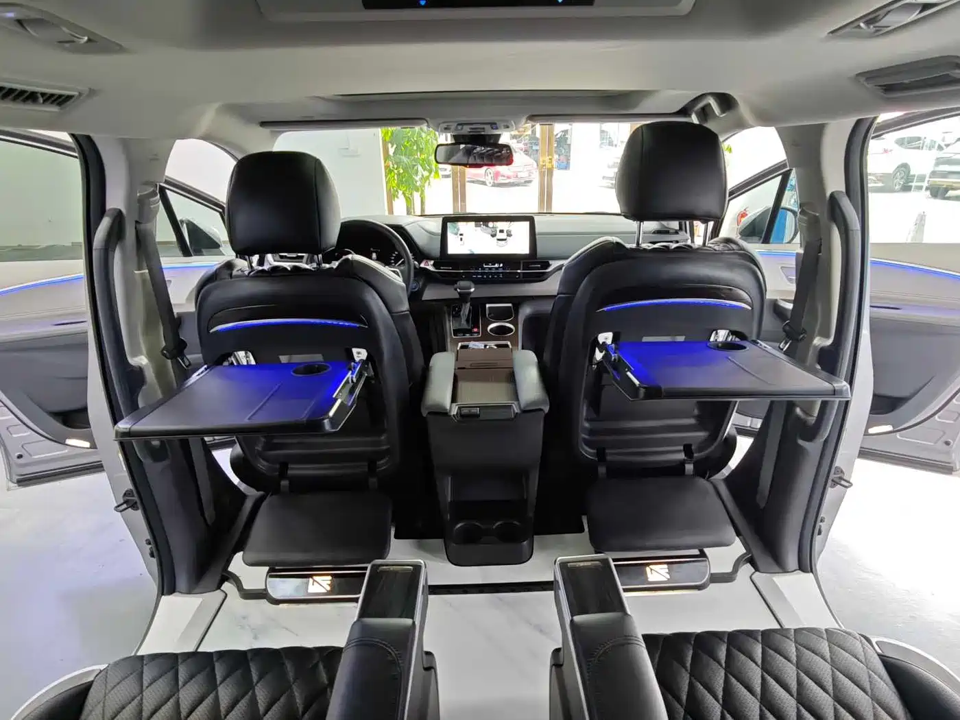 Фото 9 - Toyota Sienna