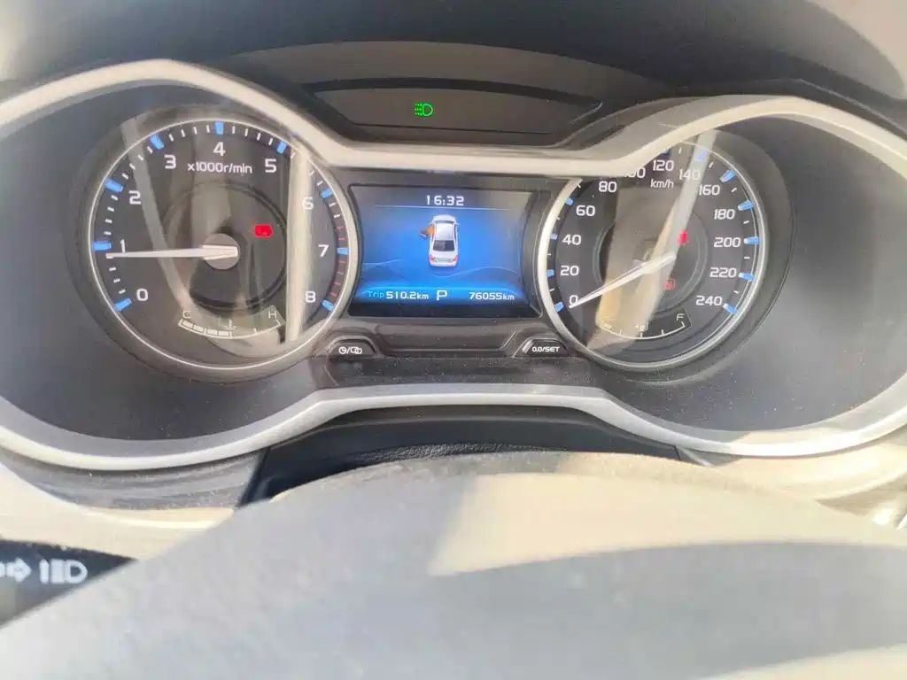Фото 15 - Geely Emgrand