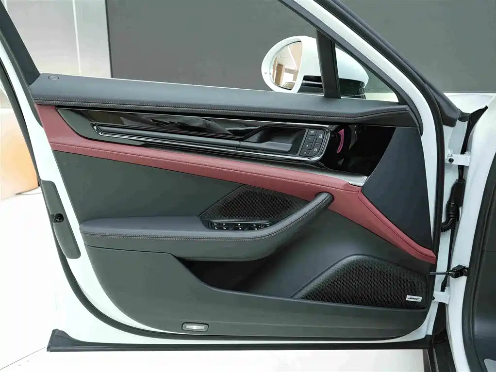 Photo 15 - Porsche Panamera