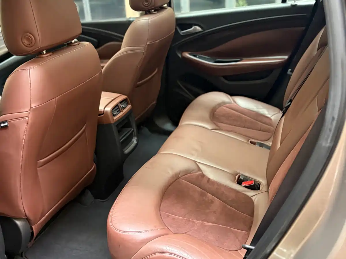 Фото 10 - Buick Envision Plus