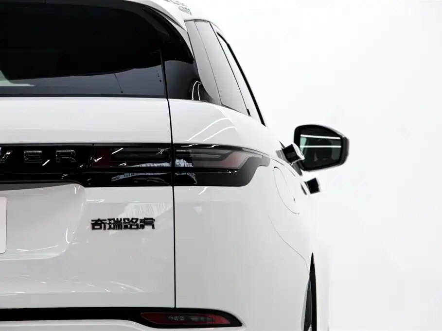 Land Rover Range Rover Evoque 2024 Range Rover Evoque L 249PS Light Master Edition фото 11