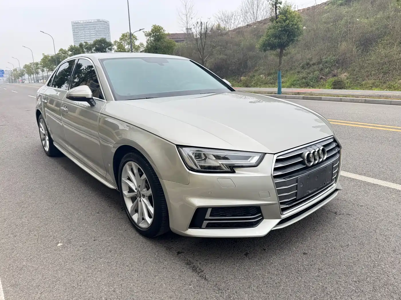 Audi A4L 2018 30th Anniversary 40 TFSI Fashion фото 2