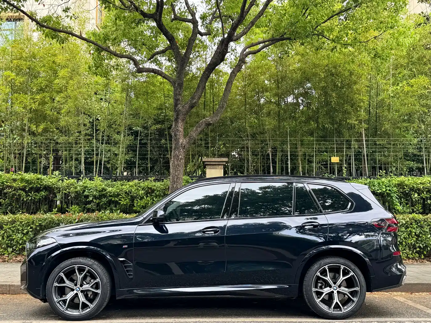 BMW X5 2023 xDrive 30Li Premium M Sport Package фото 3