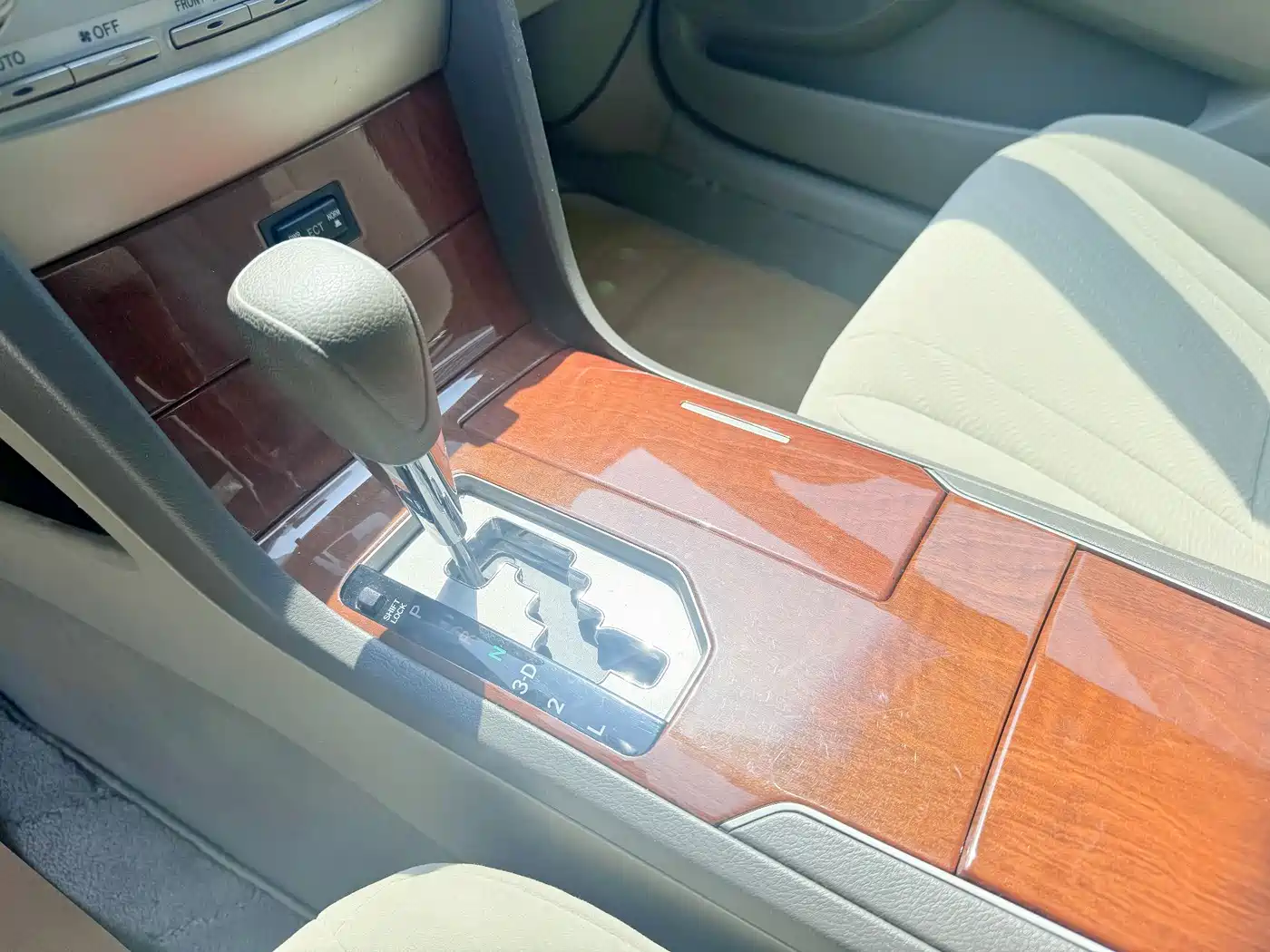 Toyota Camry 2013 200E Classic Elite Edition фото 19