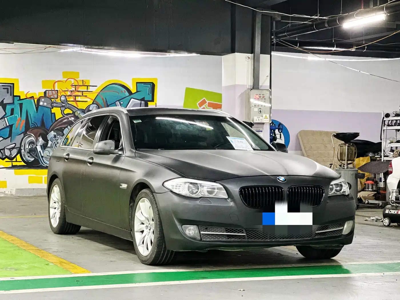 صورة 3 - BMW 5 Series (Import)