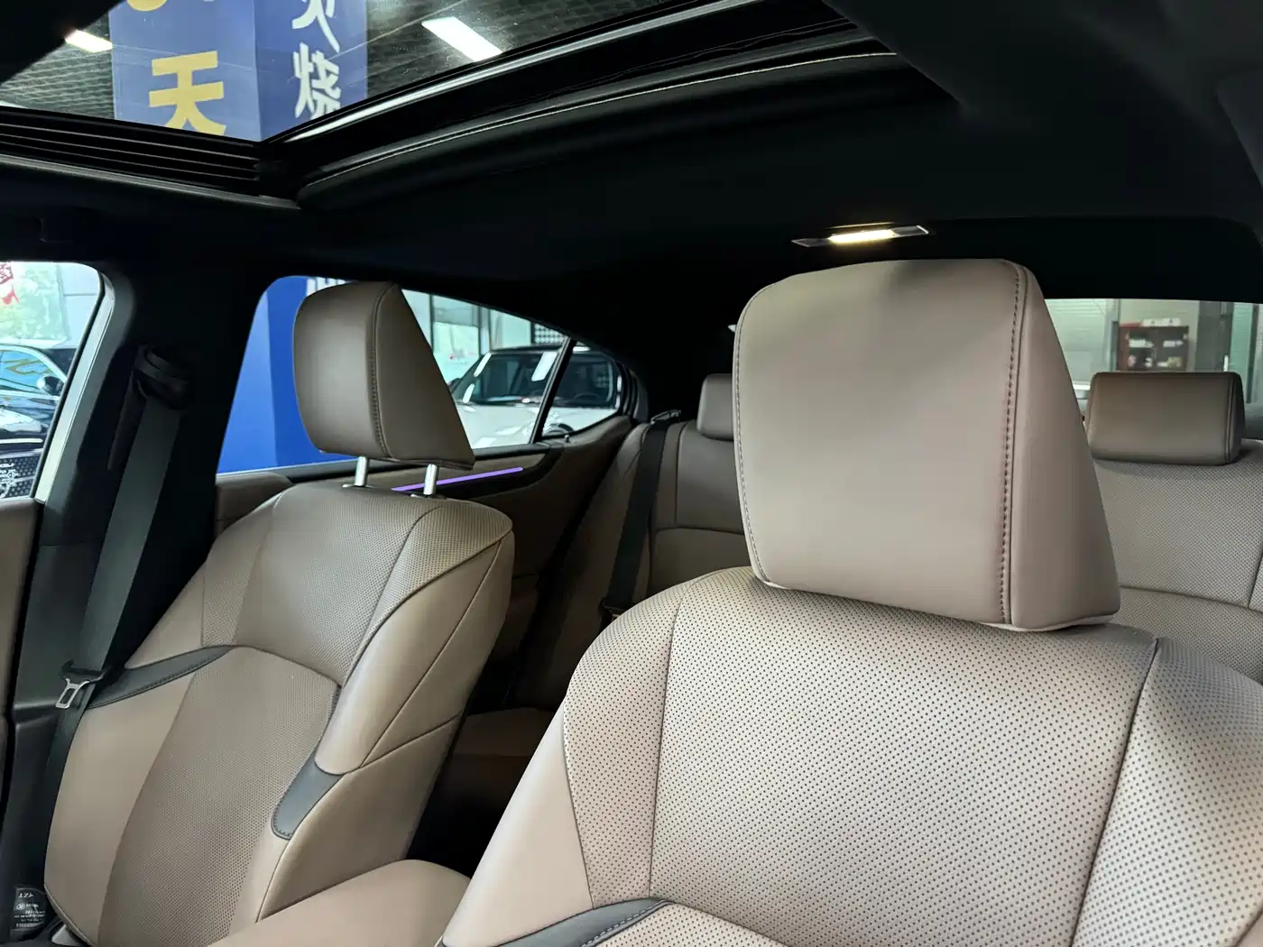 Lexus ES 2025 200 Ultimate Edition фото 7