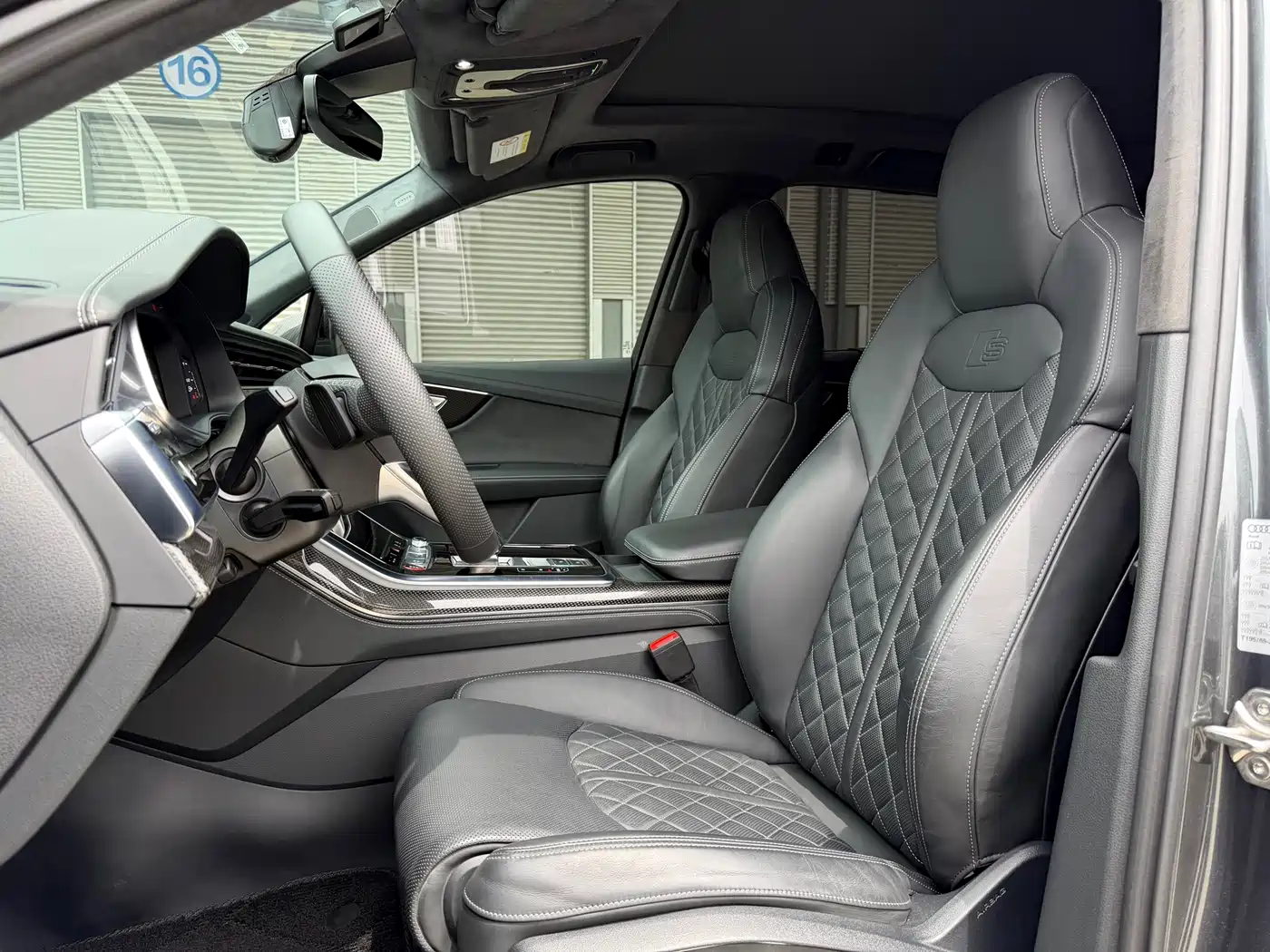 Audi SQ7 2024 4.0 TFSI Dark Knight Edition фото 8
