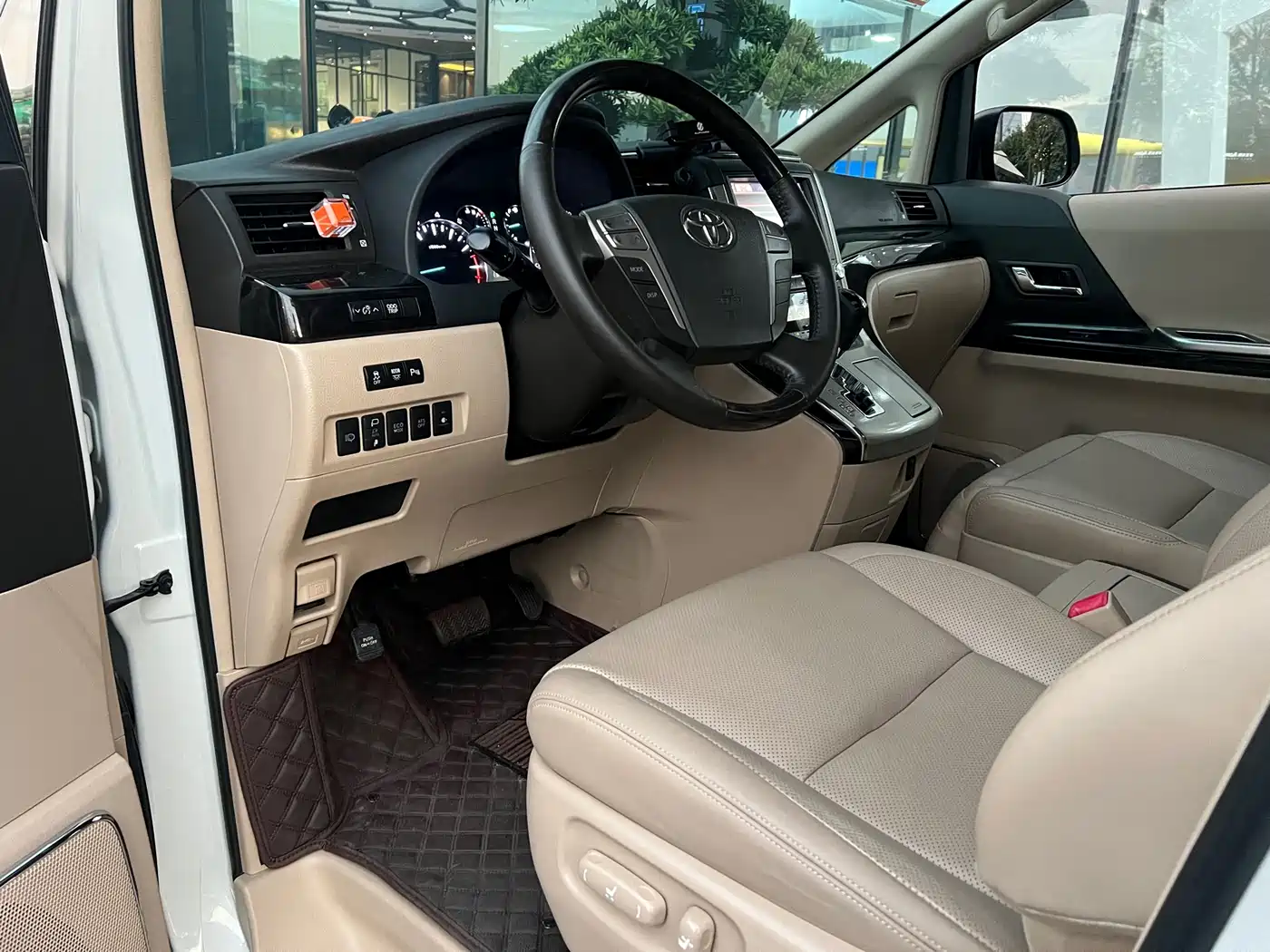 Toyota Alphard 2012 3.5L Luxury Edition фото 2