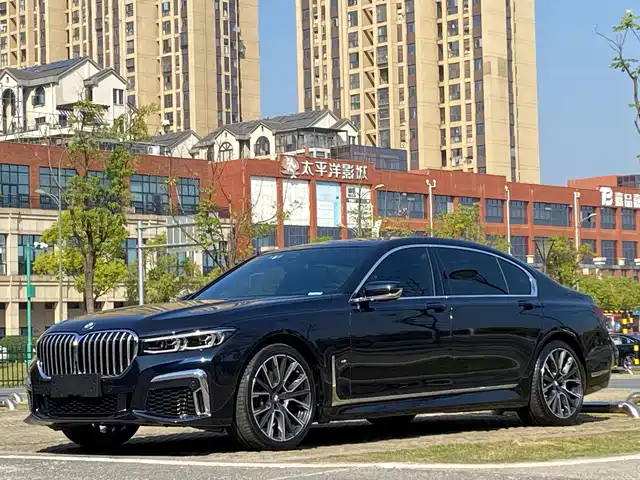 BMW 7 SERIES
