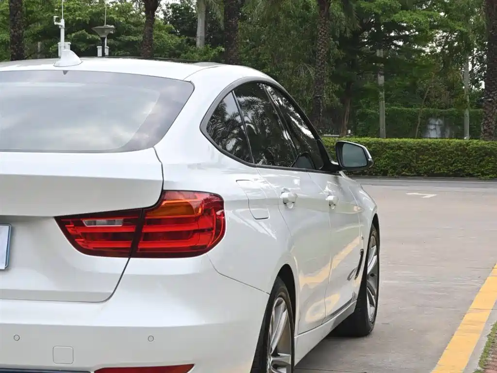BMW 3 Series GT 2016 320i Design Package фото 11
