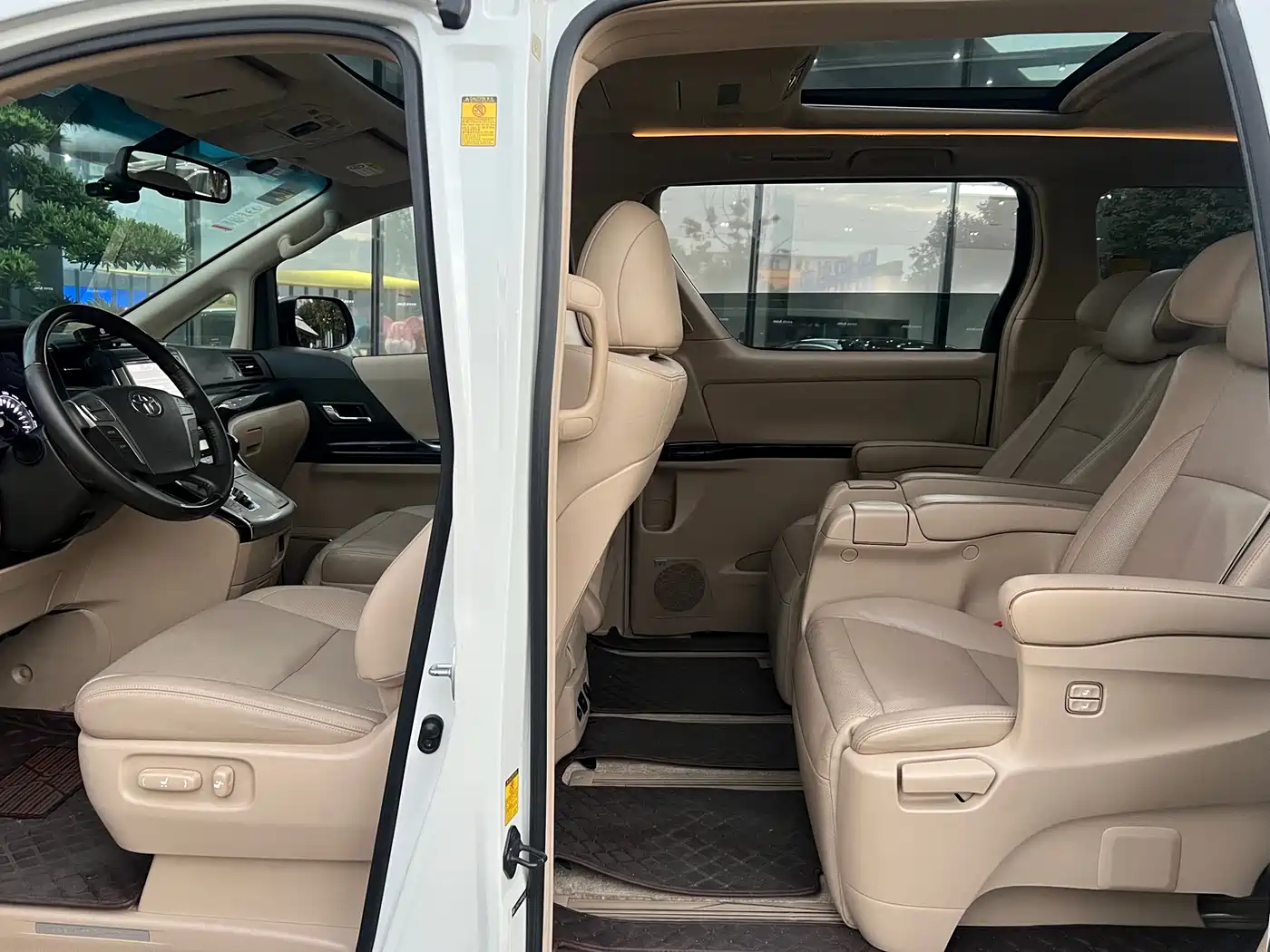 Toyota Alphard 2012 3.5L Luxury Edition фото 4