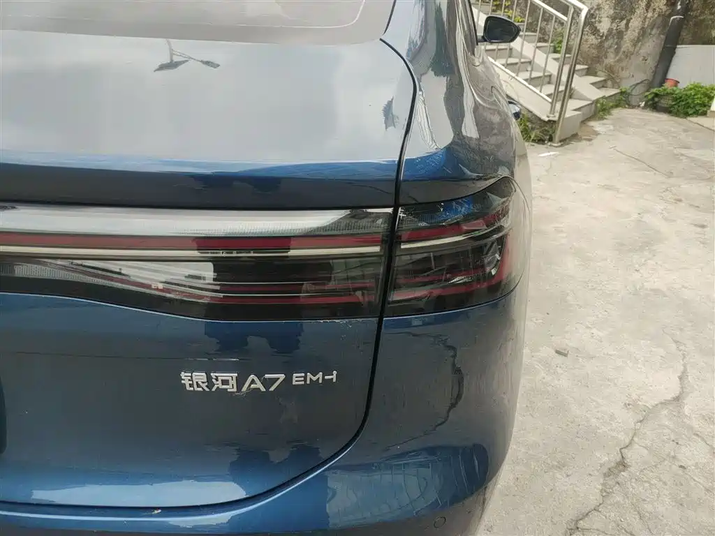 Geely Galaxy Galaxy A7 2025 EM-i фото 8