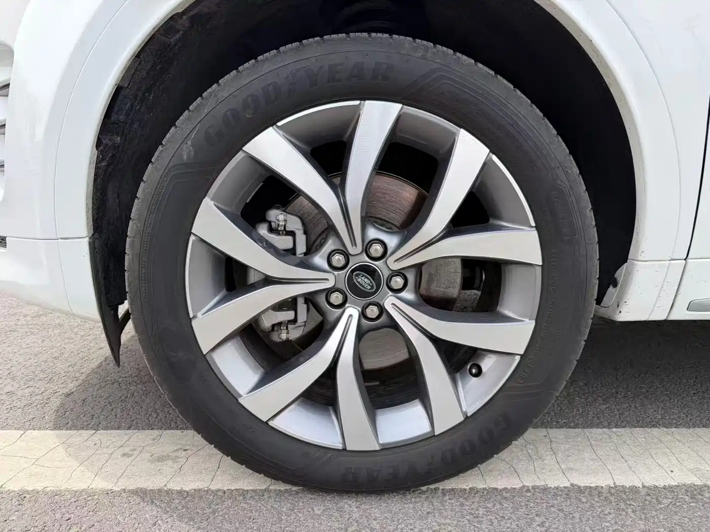 LAND ROVER DISCOVER SPORTS