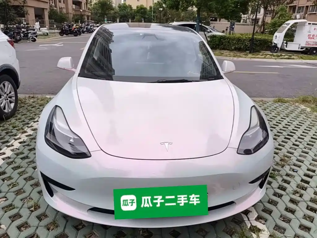 Фото 3 - Tesla Model 3