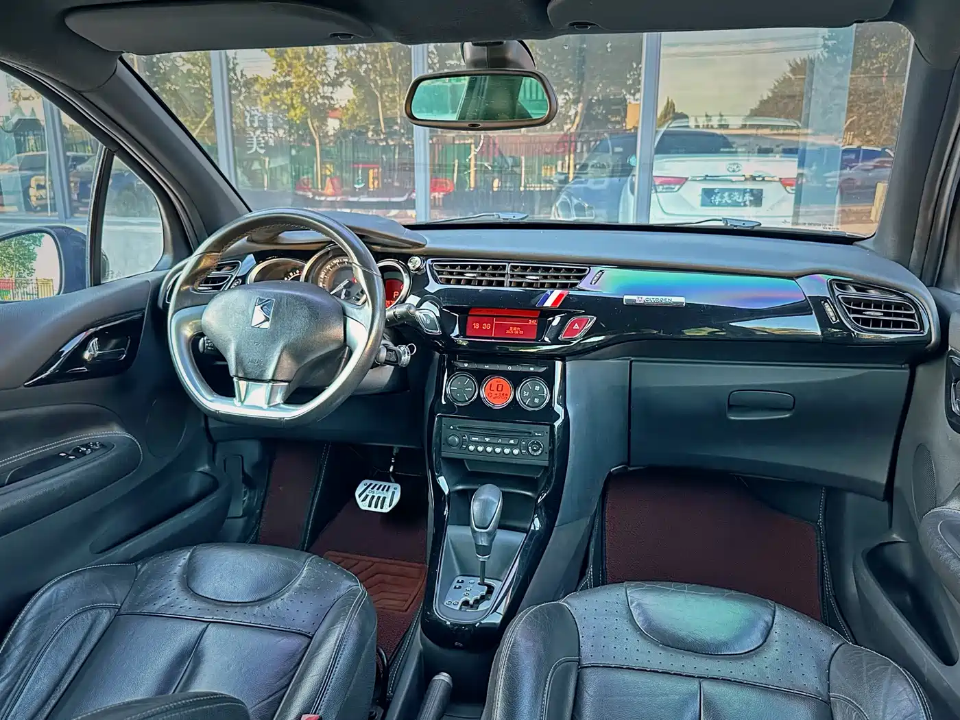DS 3 Classic 2012 1.6L Style Edition фото 10