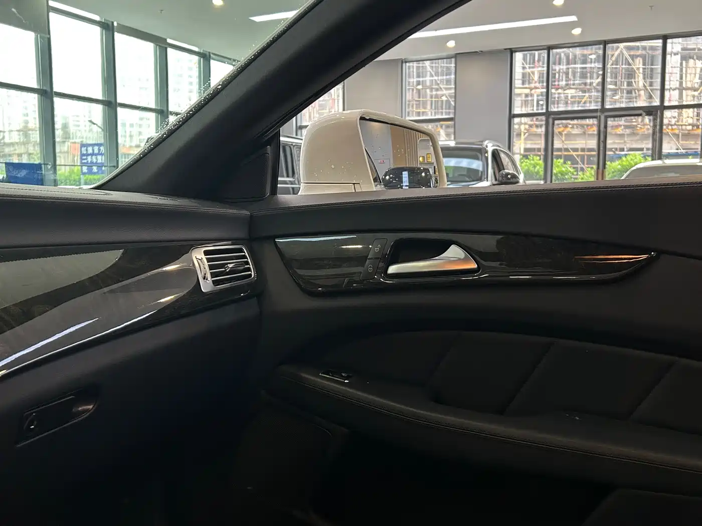 Mercedes-Benz CLS 2016 CLS 260 Edition фото 15