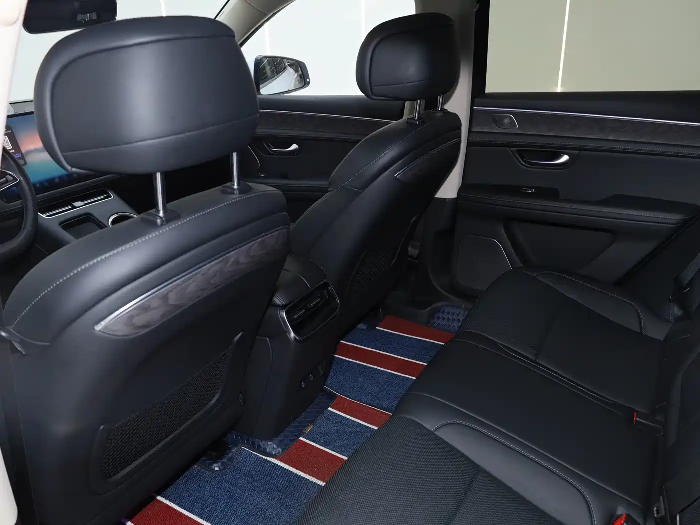 AITO Wenjie AITO M5 2022 Extended Range AWD Performance Edition фото 25