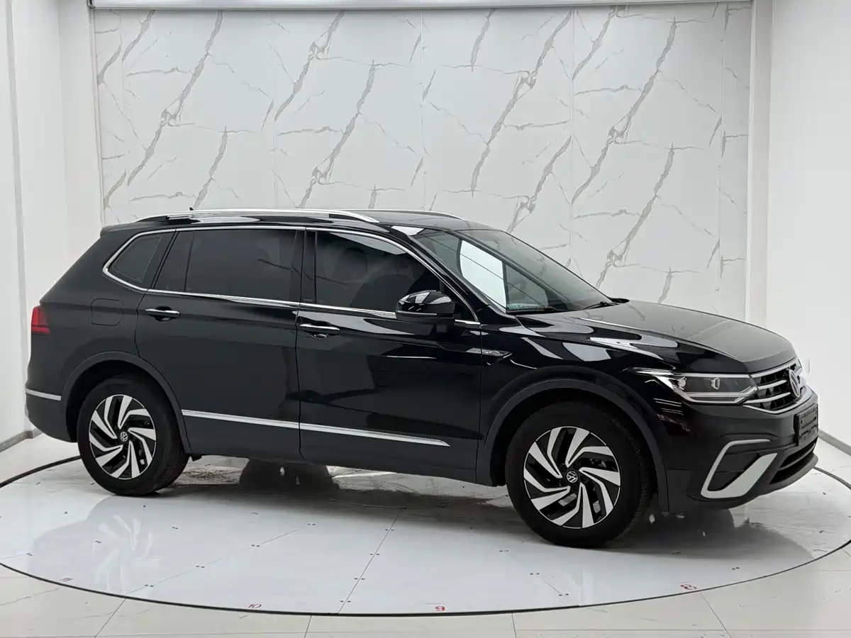 Volkswagen Tiguan L 2023 280TSI 2WD Trend Limited Edition фото 3