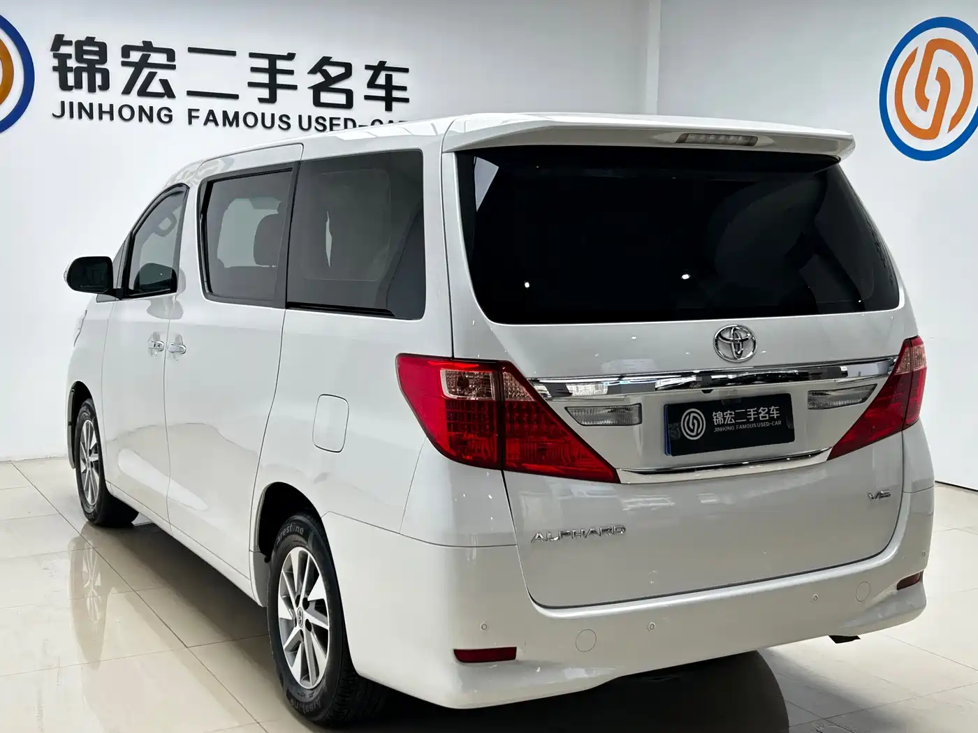 Toyota Alphard фото 26