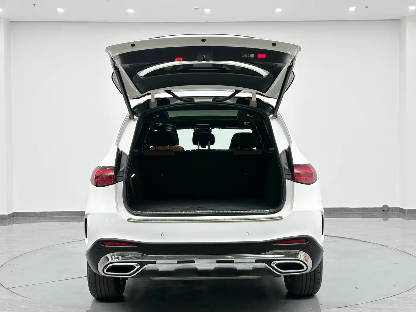 Mercedes-Benz GLC 2024 GLC 260 L 4MATIC Luxury 5-seater фото 29