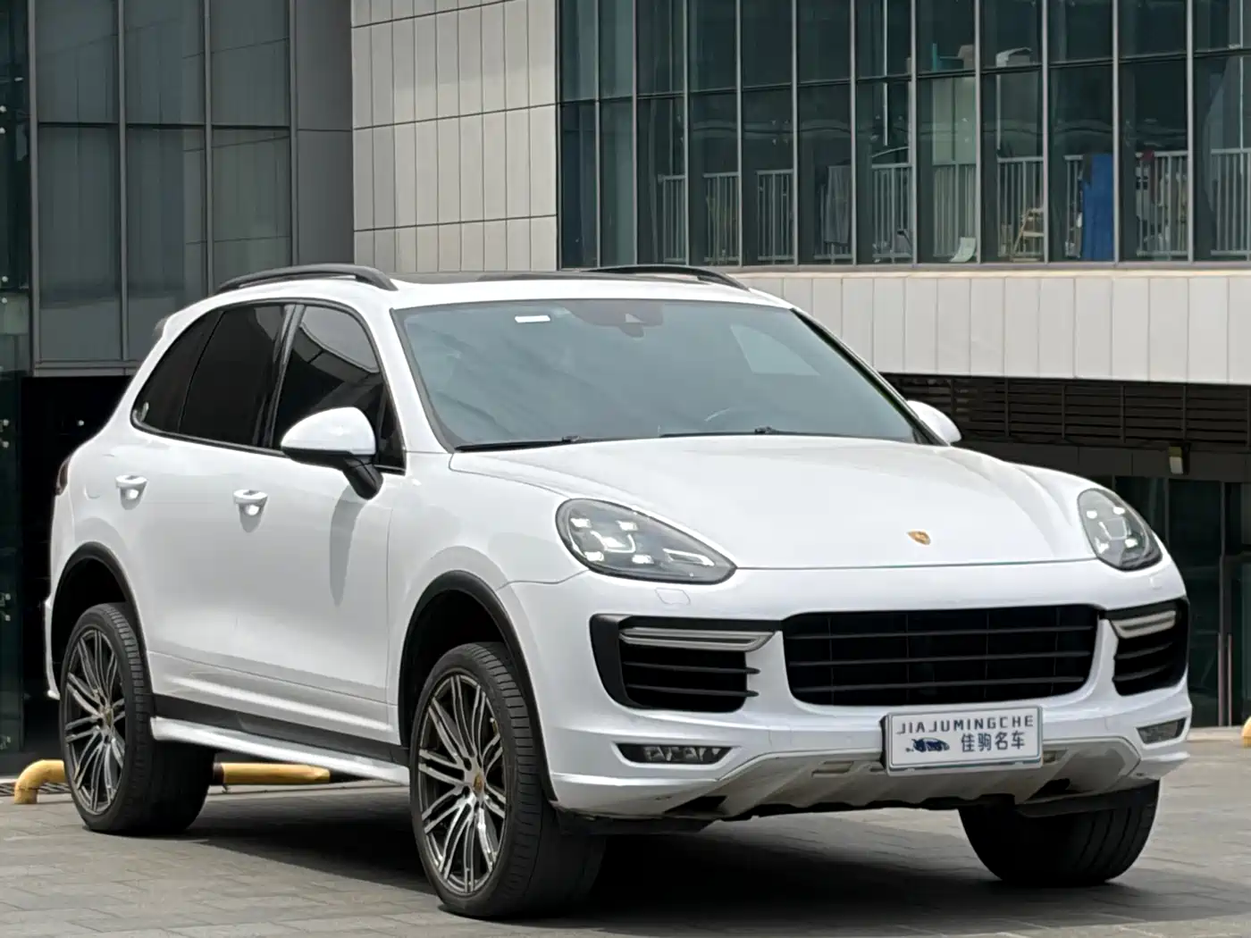 Porsche Cayenne 2015 Cayenne Turbo 4.8T фото 3