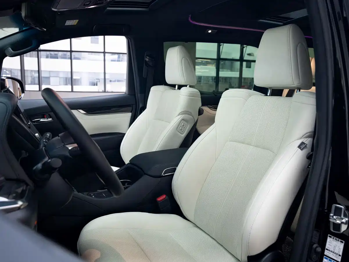 Lexus LM 2020 300h Seven-Seater Elegance Edition фото 11