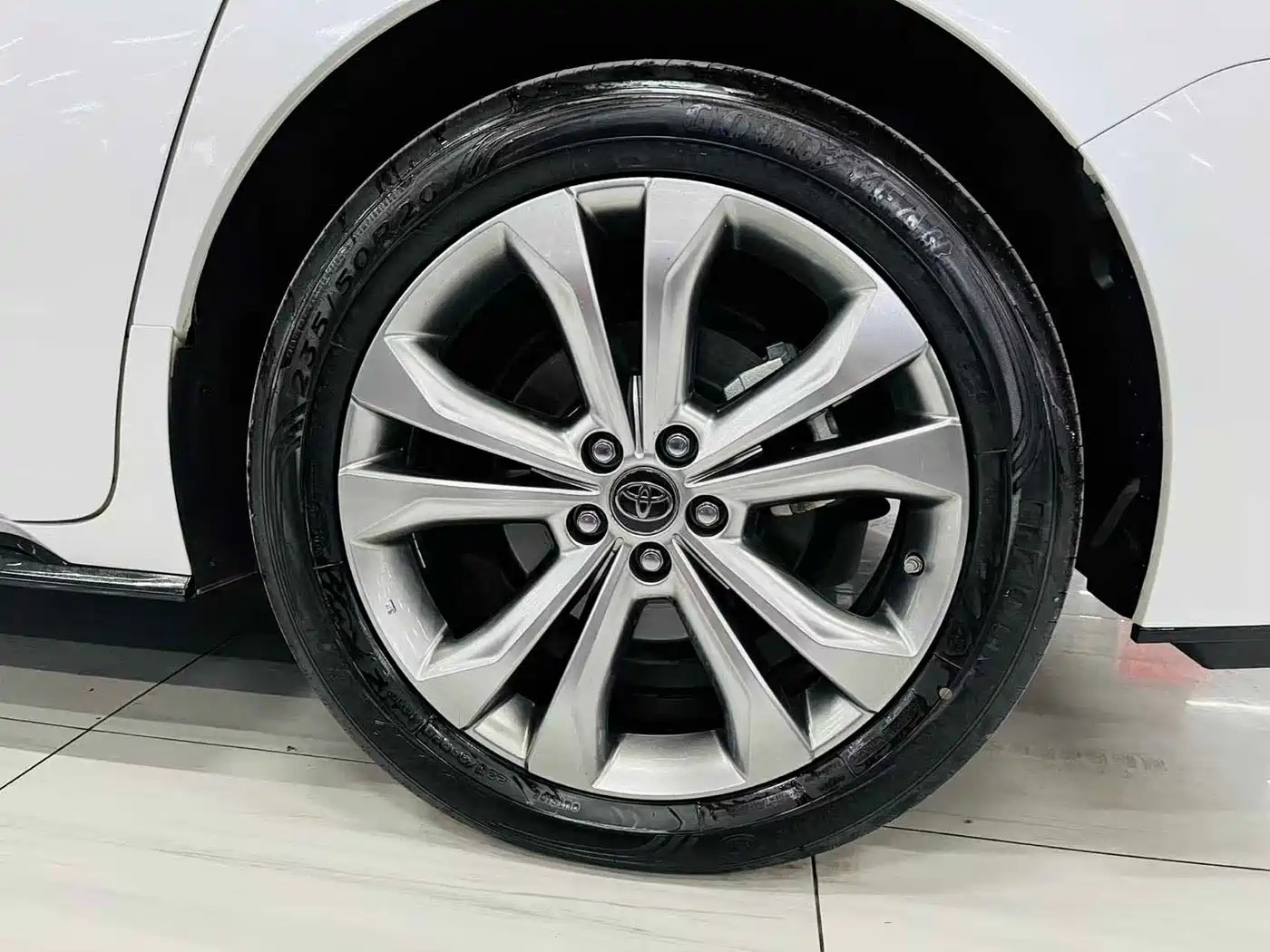 Toyota Sienna 2023 2.5L Hybrid Ultimate Edition фото 13