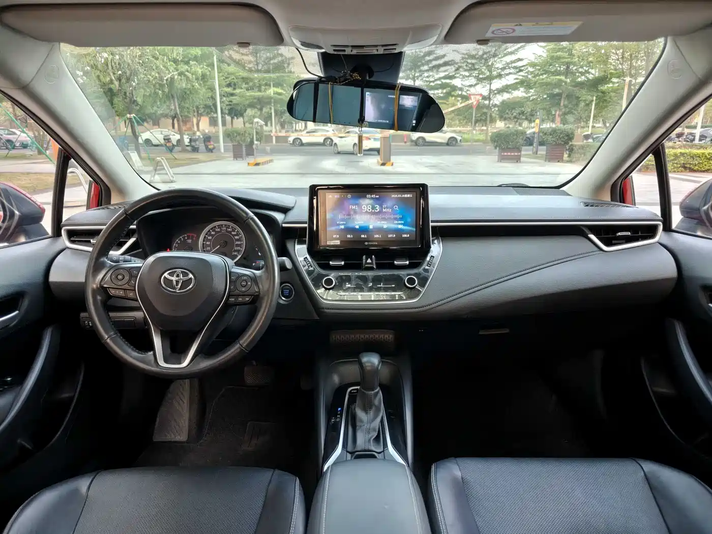 Toyota Corolla 2019 1.2T S-CVT GL-i Luxury Edition фото 7