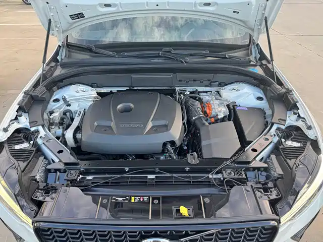 Volvo XC60 Plug-in Hybrid 2022 T8 PHEV AWD Inscription Sport — фото 3