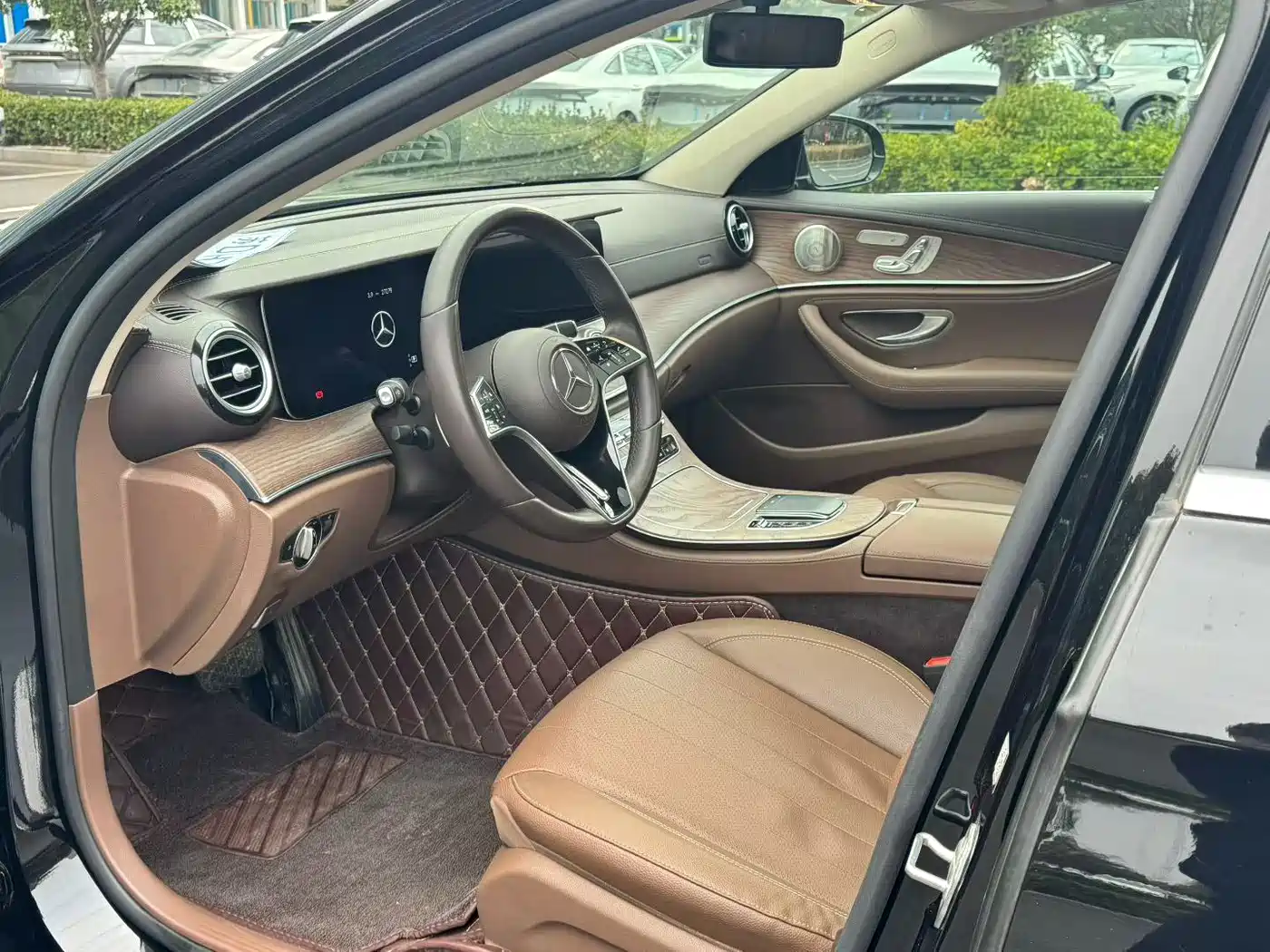 Mercedes-Benz E-Class 2023 E 300 L Luxury фото 3